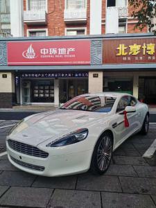 高檔車(chē)